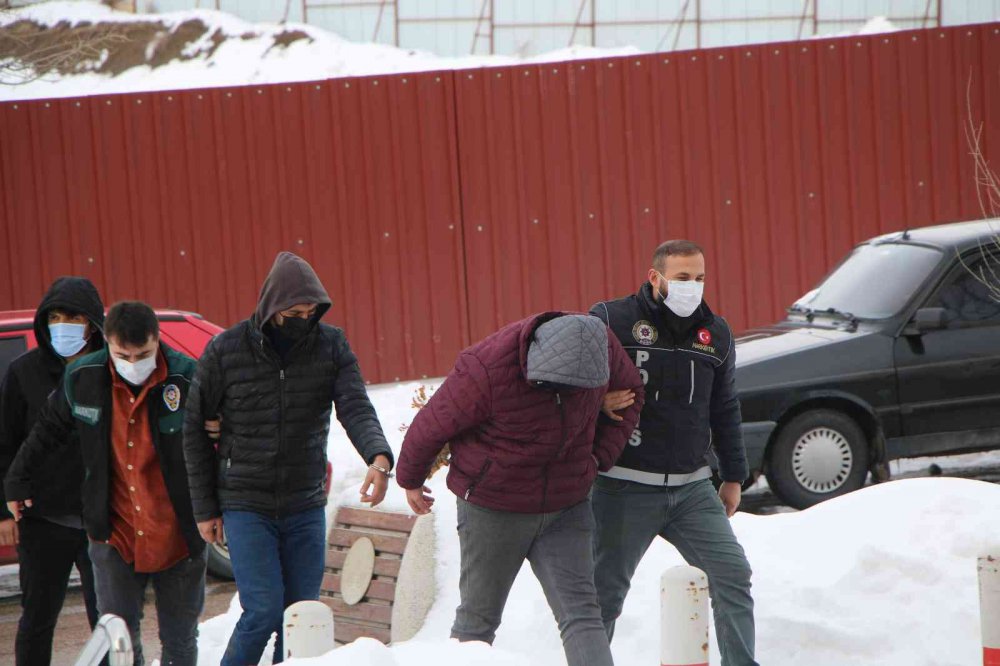Uyuşturucuyla mücadele operasyonu: 2 gözaltı