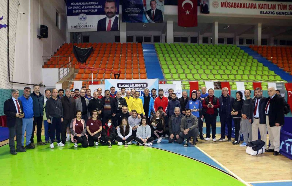 Masa tenisi turnuvası sona erdi