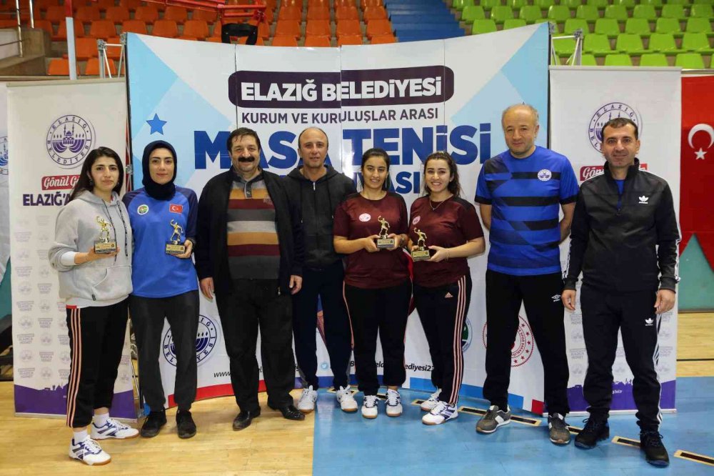 Masa tenisi turnuvası sona erdi