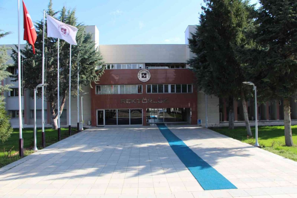 Fırat Üniversitesi Türkiye’de en başarılı 15’inci üniversite oldu