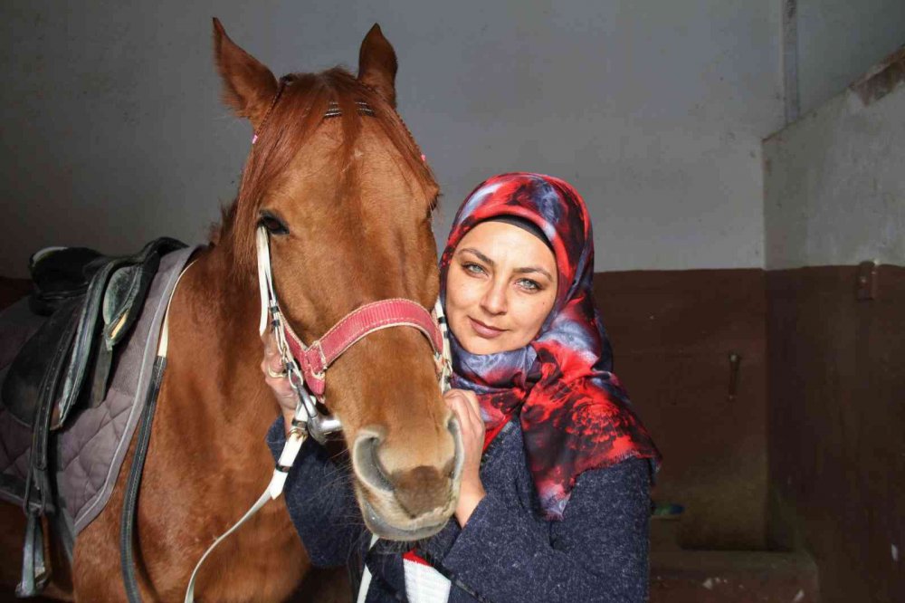 ’Yapamazsın’ dediler hırs yaptı Elazığ’ın tek kadın seyisi oldu