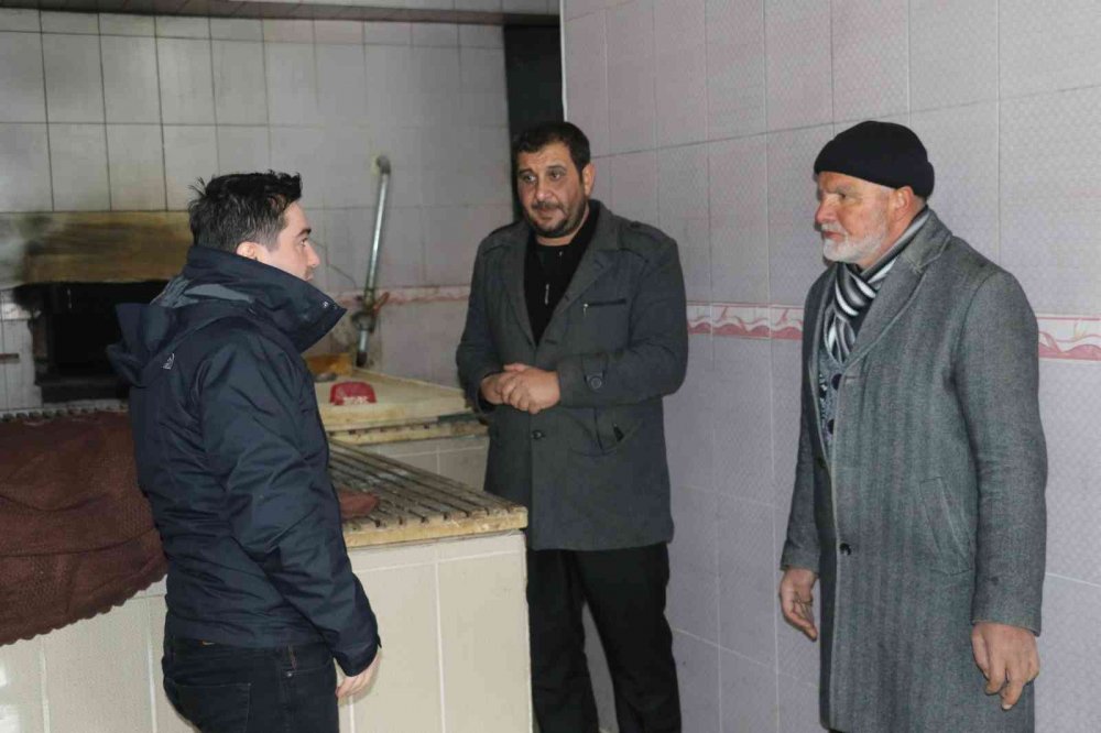 Depremin merkez üssü Sivrice’de kaymakamlık, esnafı yalnız bırakmıyor
