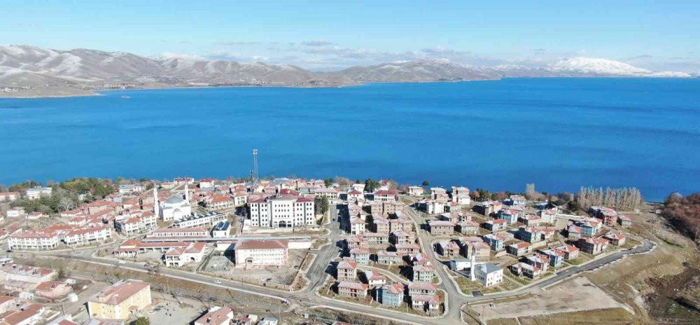 Depremin merkez üssü Sivrice’de kaymakamlık, esnafı yalnız bırakmıyor