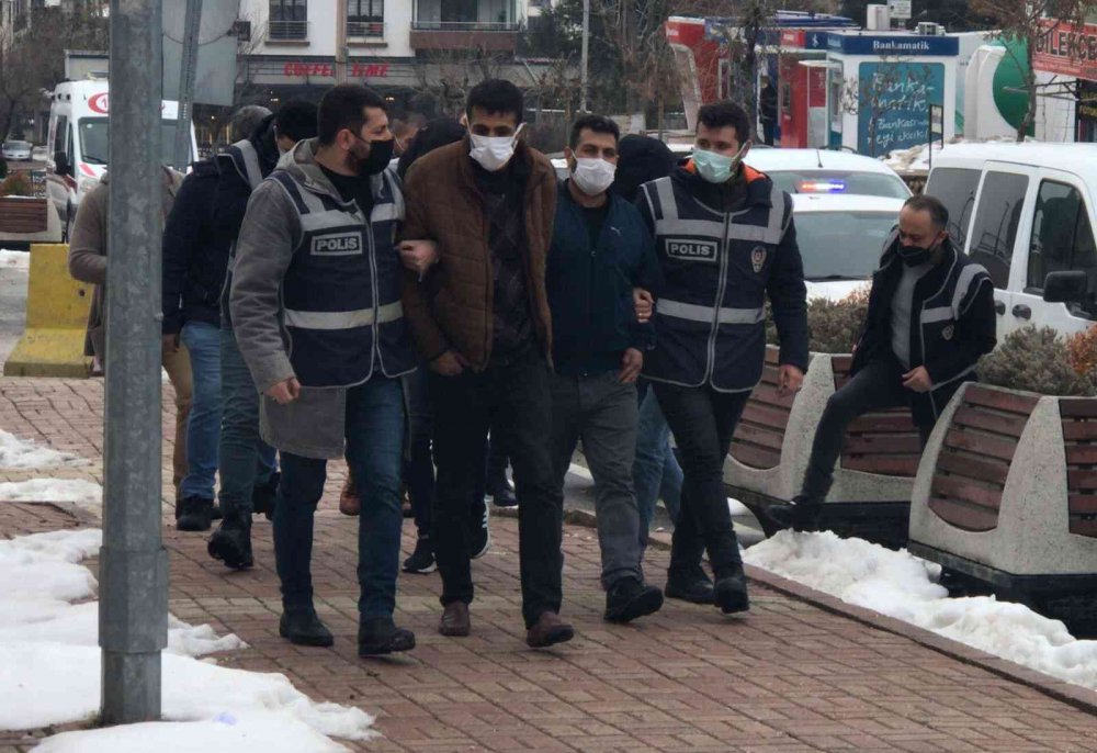 Elazığ polisi hırsızlara göz açtırmıyor: 5 zanlı yakalandı