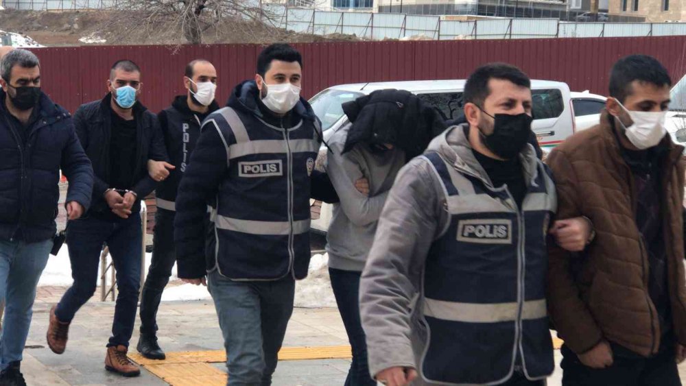 Elazığ polisi hırsızlara göz açtırmıyor: 5 zanlı yakalandı