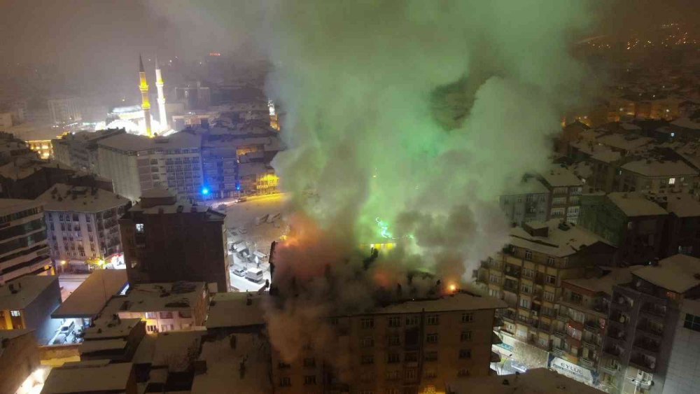 Yangında can derdine düşen Afrikalı öğrencinin pasaportu çalındı