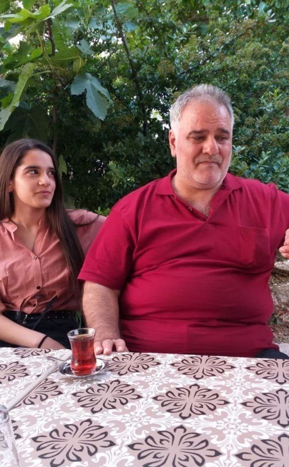 Bacak bacak üstüne atabilmek için 46 kilo verdi