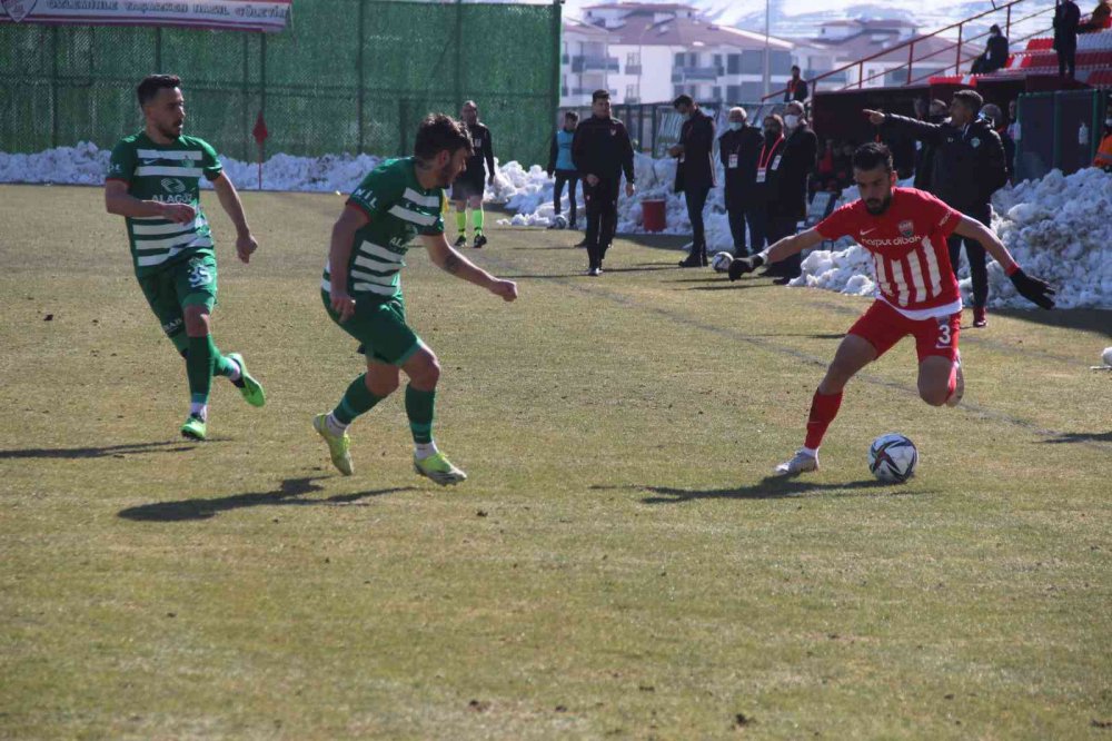 TFF 3. Lig: HD Elazığ Karakoçan FK: 1 - AH Iğdır FK: 2