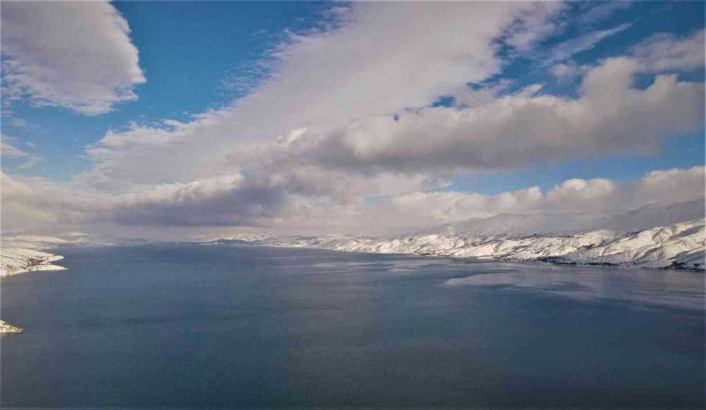 Doğunun gizli denizi Hazar Gölü’nde kış güzelliği