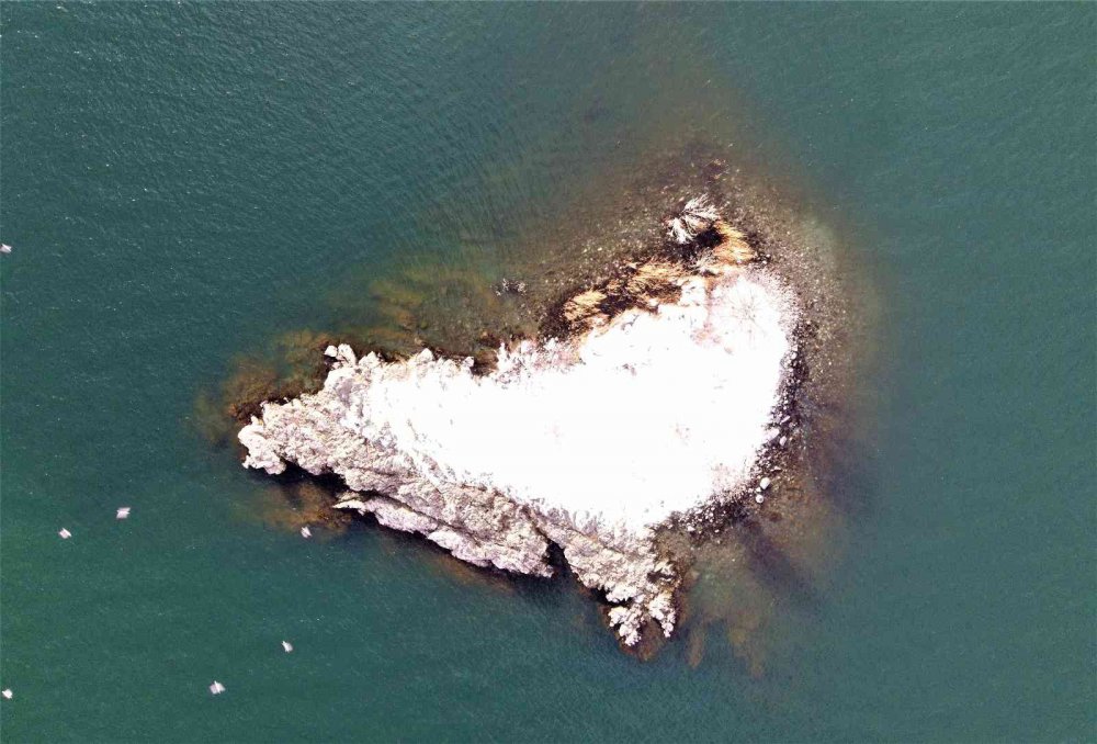 Doğunun gizli denizi Hazar Gölü’nde kış güzelliği