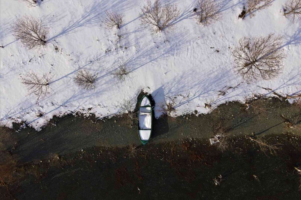 Doğunun gizli denizi Hazar Gölü’nde kış güzelliği