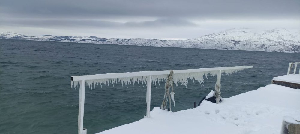 Doğunun gizli denizi Hazar Gölü’nde kış güzelliği