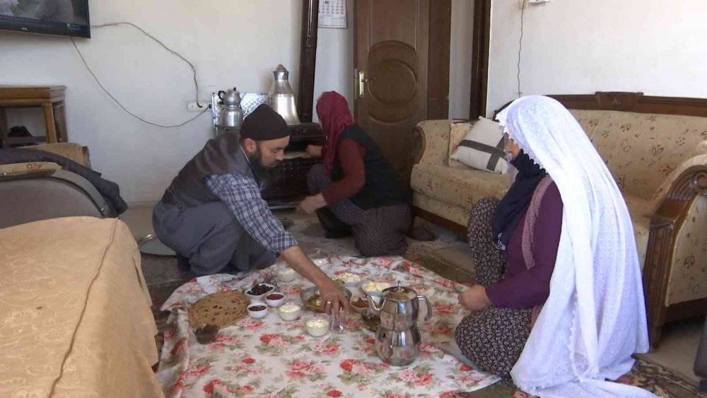 Köyde Sadece 9 kişiler