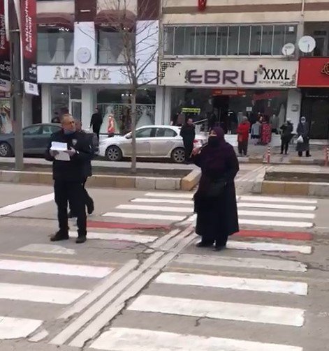 Valilik önünde intihar girişimi