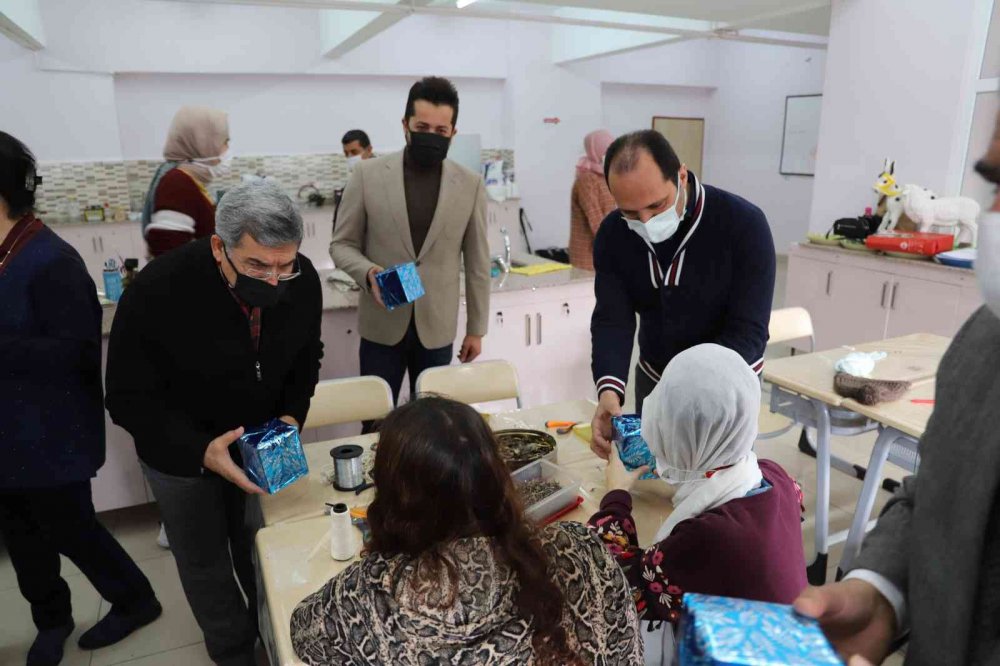 F.Ü. Rektörü Göktaş’tan özel çocuklara doğum günü sürprizi