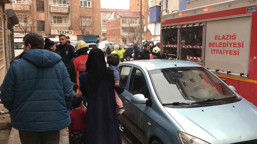 Ev yangını korkuttu