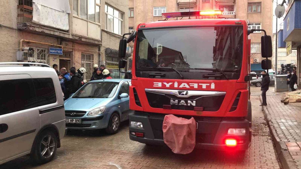 Ev yangını korkuttu