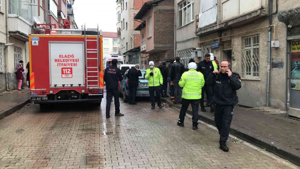 Ev yangını korkuttu