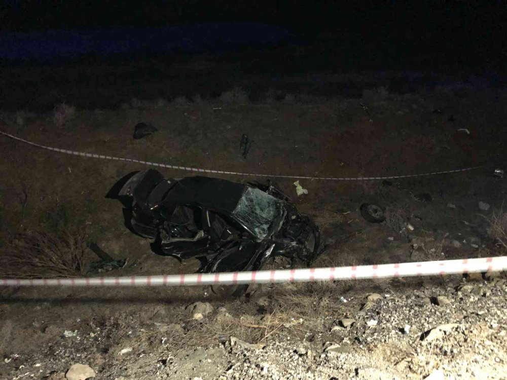 Şarampole uçan otomobil hurdaya döndü: 1 ölü, 3 yaralı