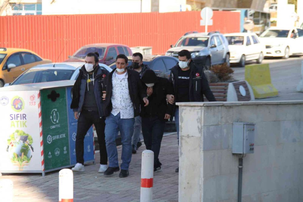 Torbacı operasyonu: 2 gözaltı