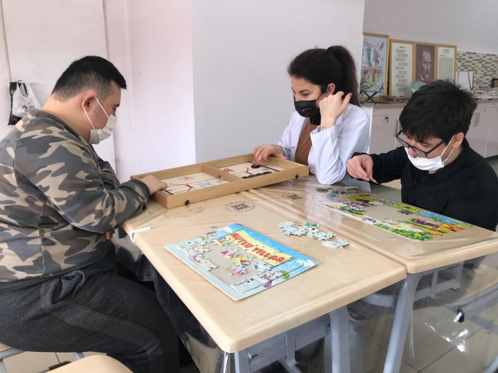 Özel çocuklar hayata tekrar kazandırılıyor