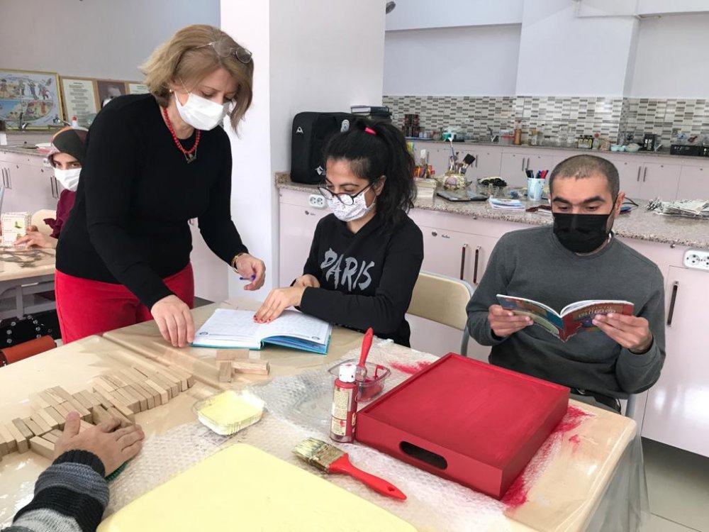 Özel çocuklar hayata tekrar kazandırılıyor