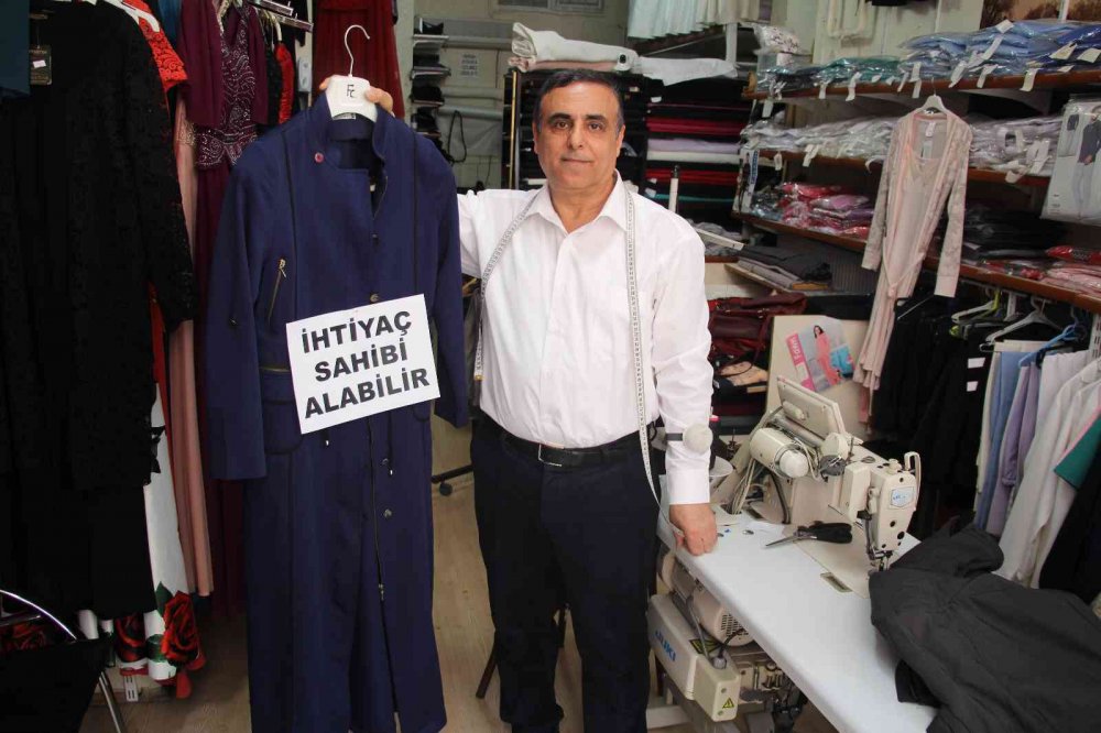 ’Askıda Kıyafet’ ile ihtiyaç sahiplerini sevindiriyor