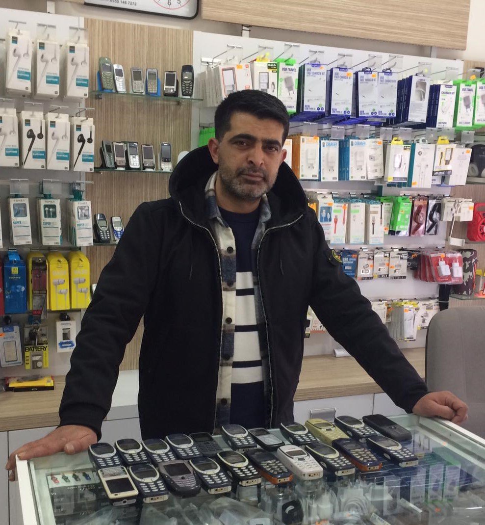 Eski telefonlardan koleksiyon yaptı