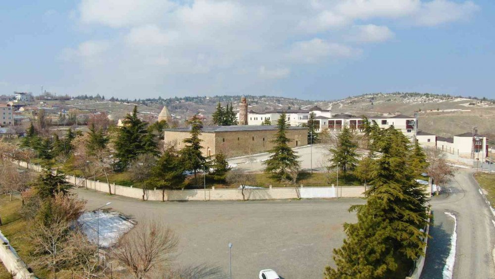 Yerli ve yabancı turistler Elazığ’a gelince bu minareyi görmeden dönmüyor