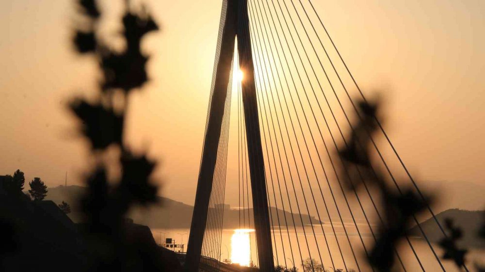 Kömürhan Köprüsü’nde günbatımı güzelliği