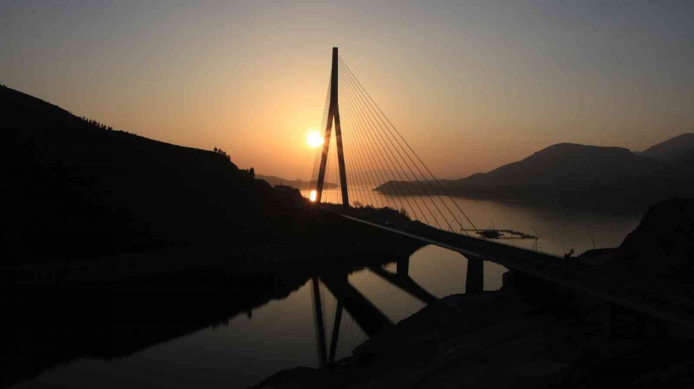 Kömürhan Köprüsü’nde günbatımı güzelliği
