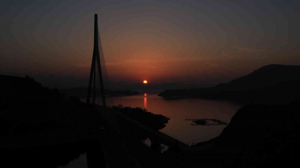 Kömürhan Köprüsü’nde günbatımı güzelliği