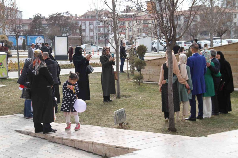 Nikah dairelerinde 22.02.2022 yoğunluğu