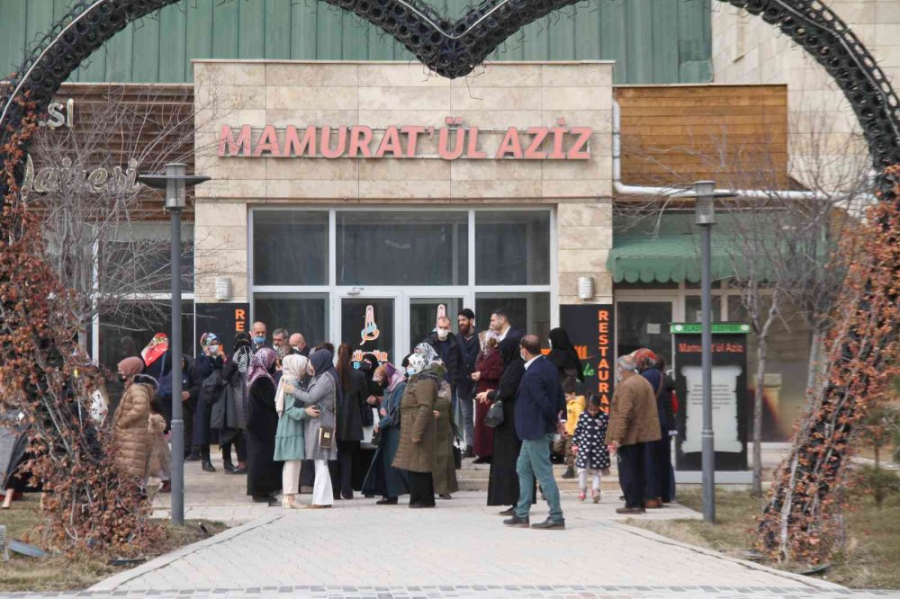 Nikah dairelerinde 22.02.2022 yoğunluğu