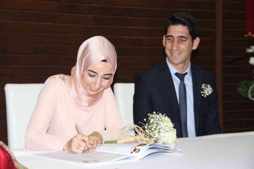 Nikah dairelerinde 22.02.2022 yoğunluğu