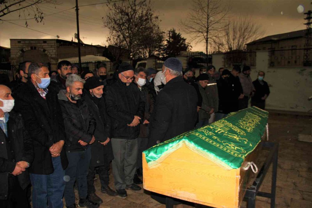 Elazığ’da 5 ay önce öldürülerek gömülen ve ardından cesedi bulunan muhtar, son yolculuğuna uğurlandı