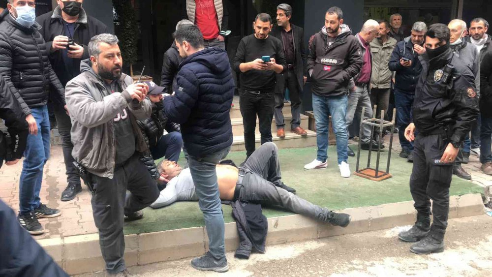 Silahlı kavgada ortalık savaş alanına döndü: 1 yaralı