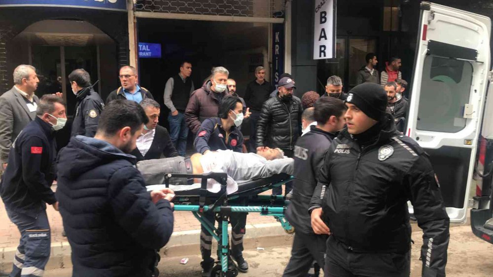 Silahlı kavgada ortalık savaş alanına döndü: 1 yaralı