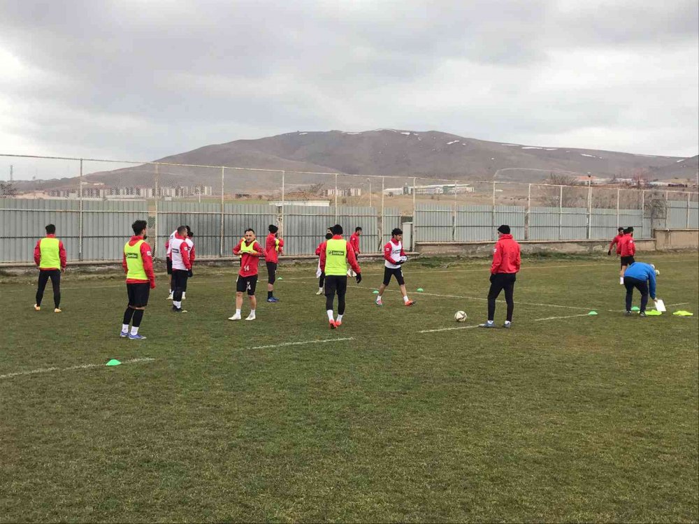 Elazığspor tam kadro çalıştı