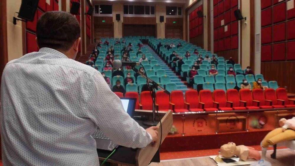 FÜ Hastanesi çalışanlarına temel ve ileri yaşam desteği eğitimi verildi