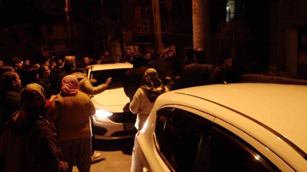 Elazığ’da kına eğlencesinde kavga: Ortalık savaş alanına döndü