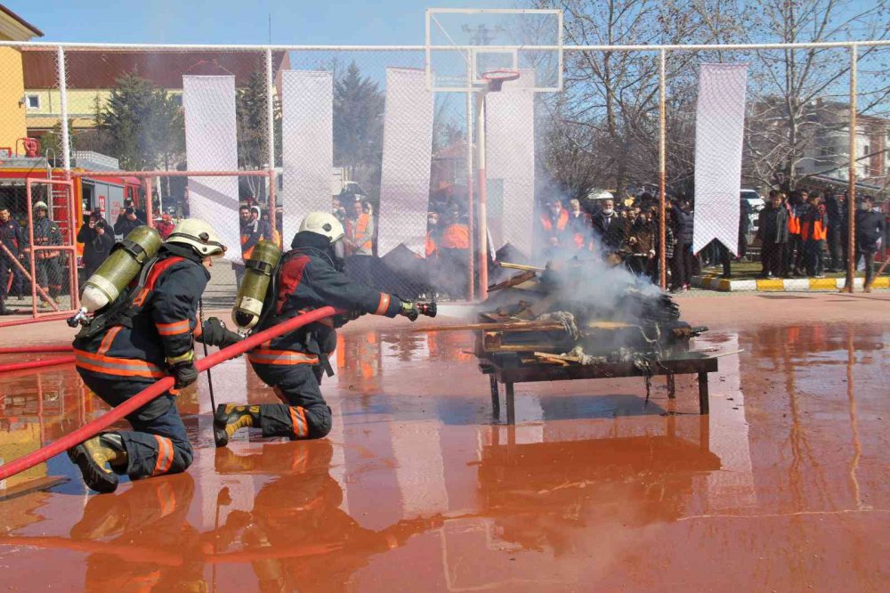 Elazığ’da okul zillerinin yerini siren zilleri aldı, kent geneli tatbikat yapıldı