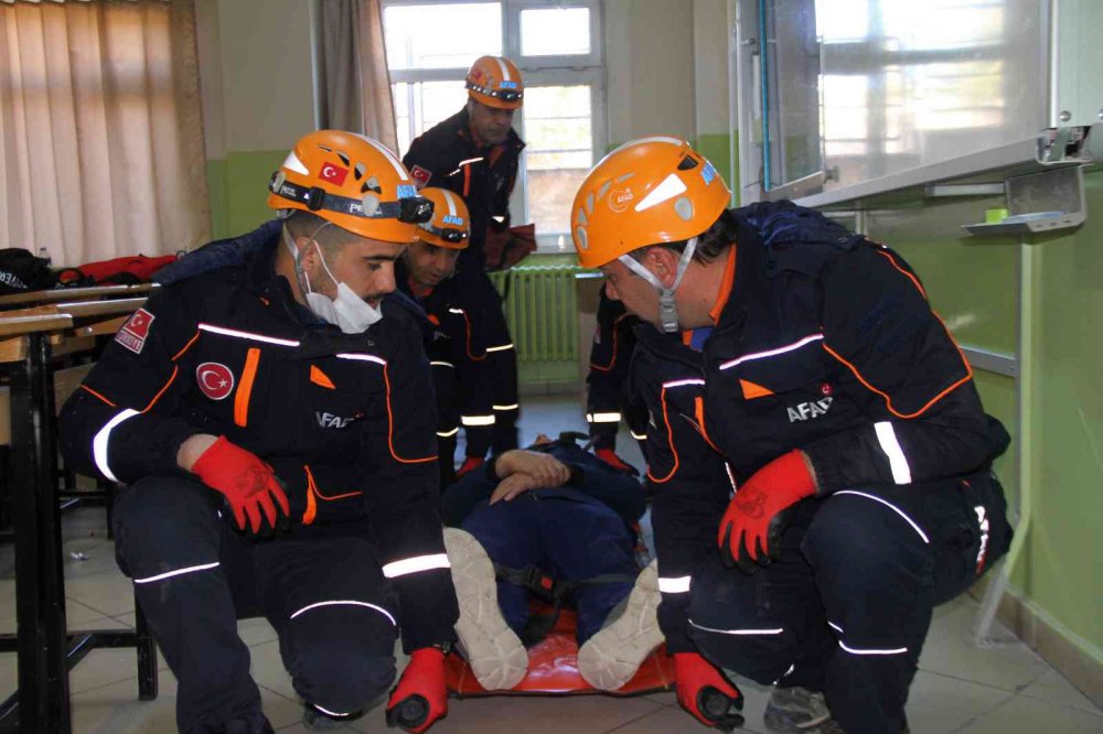 Elazığ’da okul zillerinin yerini siren zilleri aldı, kent geneli tatbikat yapıldı