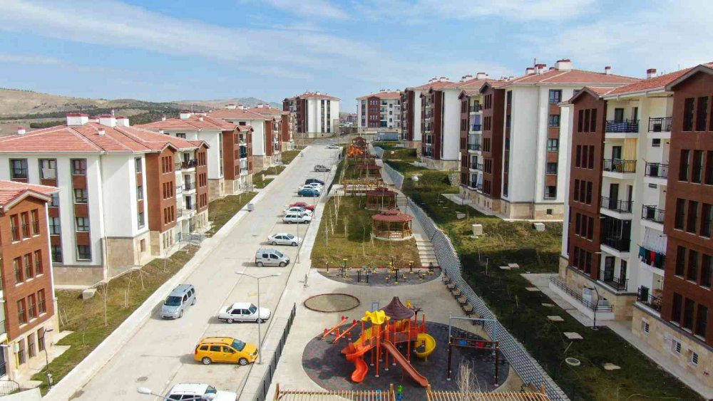 Elazığlı depremzedelerden, devlete, "Kendi imkanlarımızla alamayacağımız evler verildi" minnettarlığı