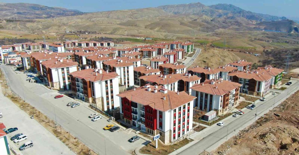 Elazığlı depremzedelerden, devlete, "Kendi imkanlarımızla alamayacağımız evler verildi" minnettarlığı