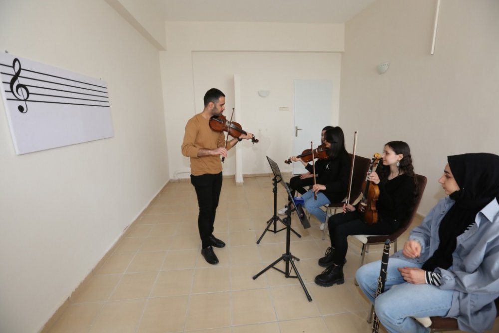 Elazığ Belediyesinden çocuk ve gençlere müzik eğitimi