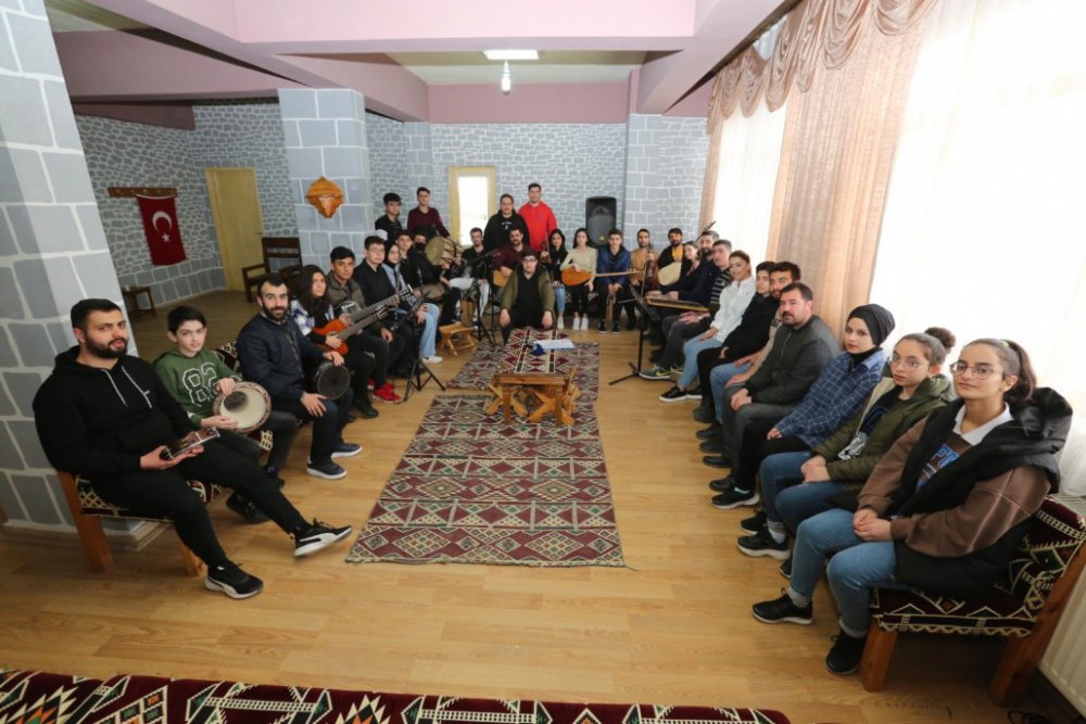 Elazığ Belediyesinden çocuk ve gençlere müzik eğitimi