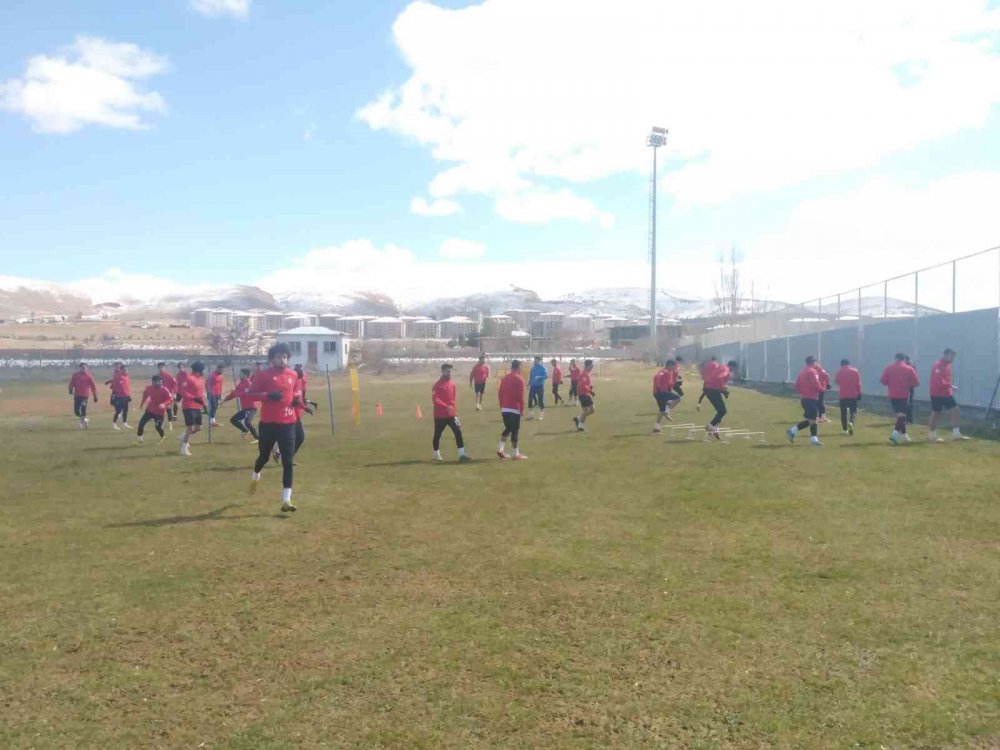 Elazığspor tam kadro çalıştı