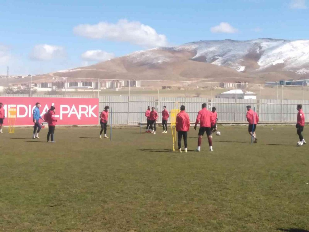 Elazığspor tam kadro çalıştı