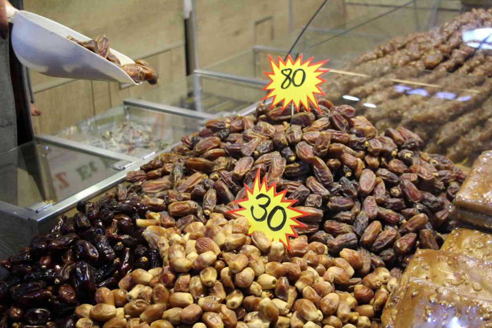 Tarihi Kapalı Çarşıda Ramazan hazırlığı başladı